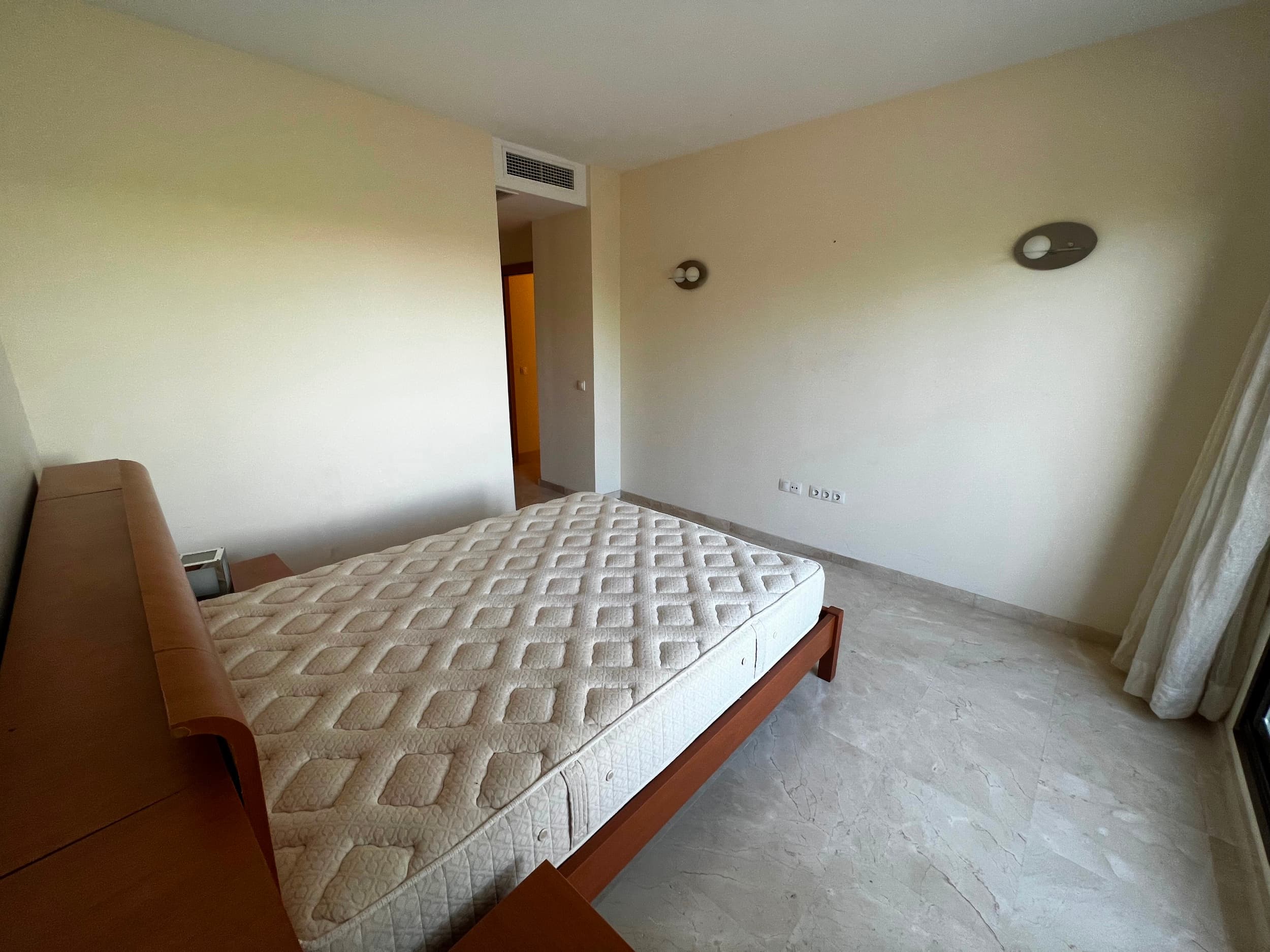 Piso en venta en Nueva Milla de Oro, Estepona