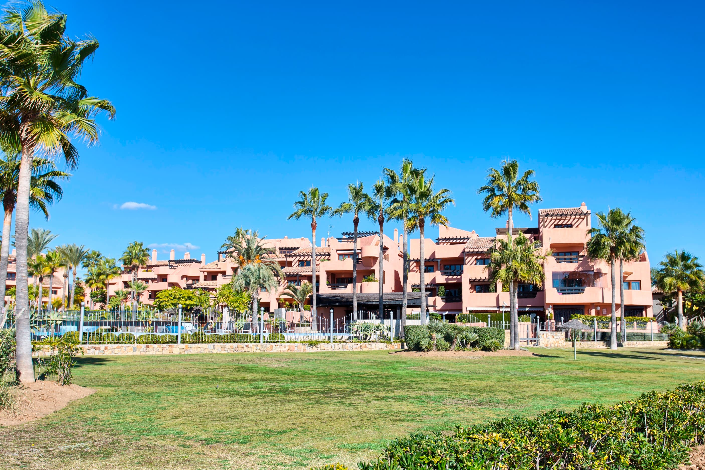 Piso en venta en Nueva Milla de Oro, Estepona