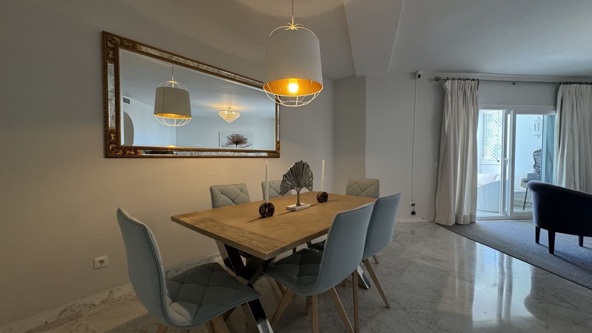 Piso en venta en Puerto Banús, Marbella