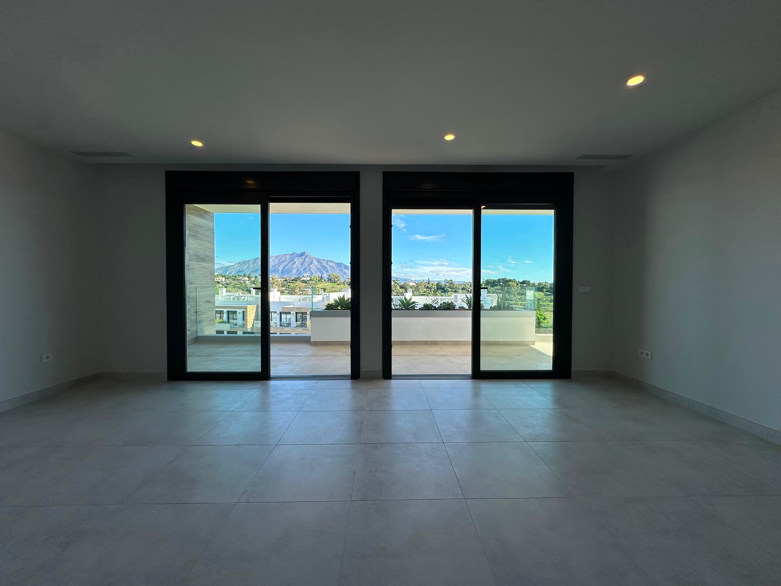 Piso en venta en Atalaya, Estepona