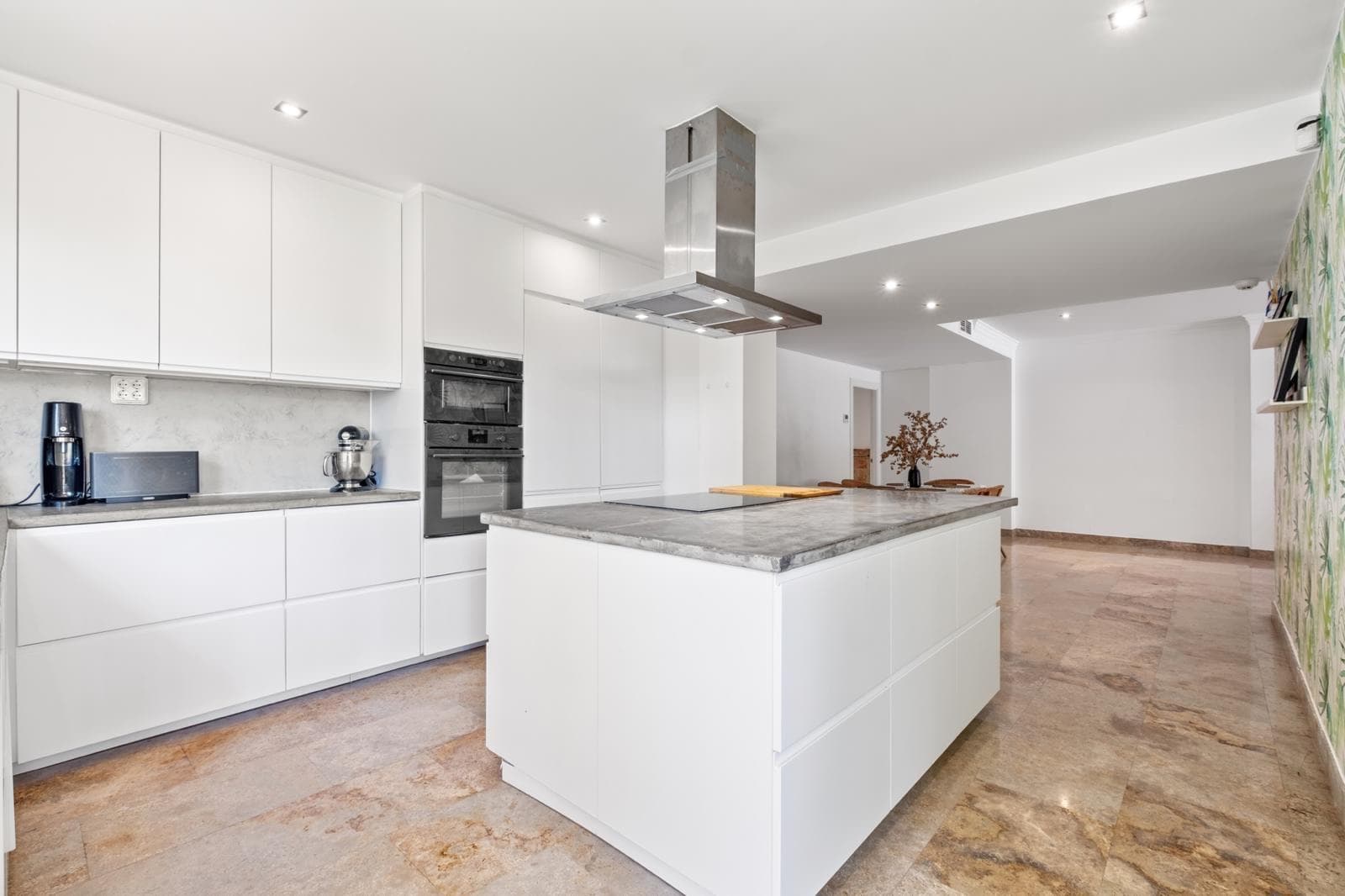 Piso en venta en Milla de Oro, Marbella